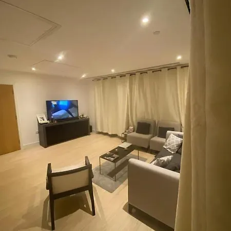 Luxury 2 Bed Ensuite 2 Bathroom Apartment East Croydon South Norwood Exterior photo