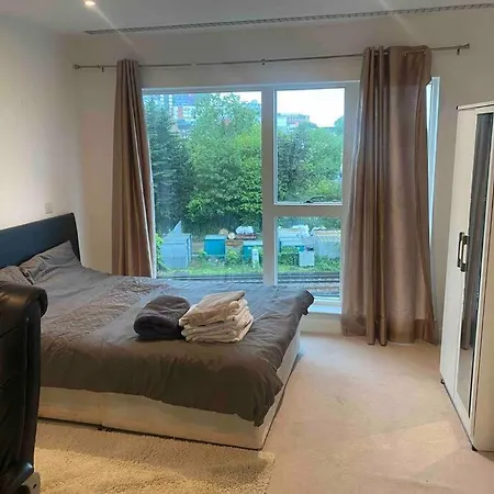 Luxury 2 Bed Ensuite 2 Bathroom Apartment East Croydon South Norwood Exterior photo