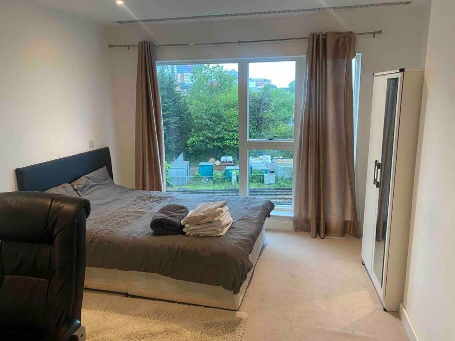 Luxury 2 Bed Ensuite 2 Bathroom East Croydon