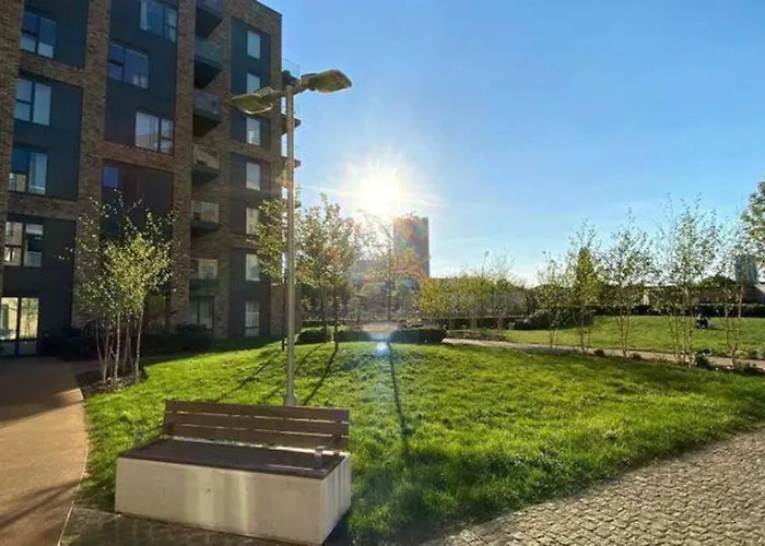 Luxury 2 Bed Ensuite 2 Bathroom Apartment East Croydon