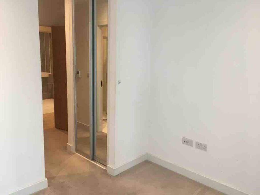 Luxury 2 Bed Ensuite 2 Bathroom East Croydon Apartment